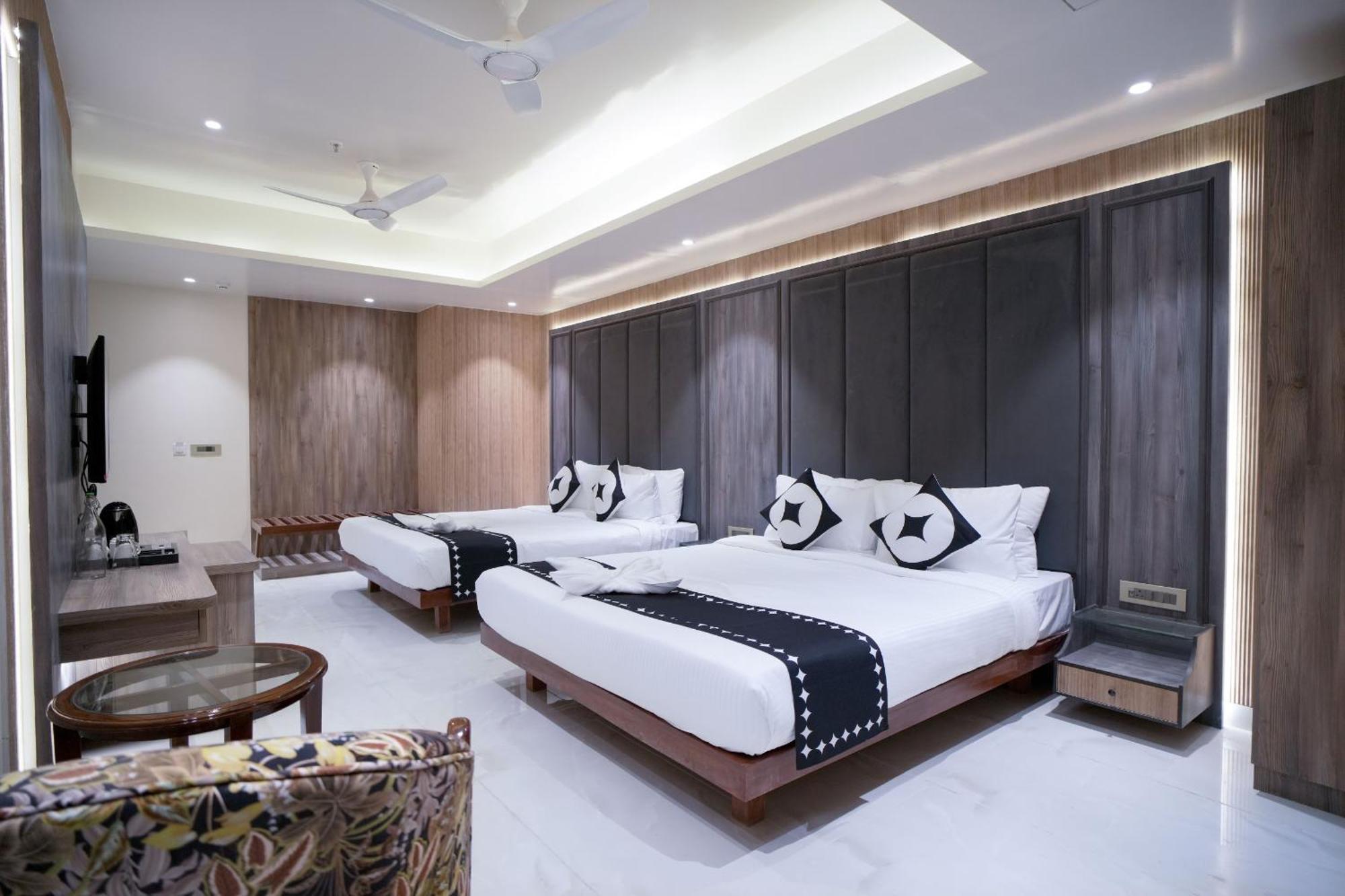 Hotel Ivy Plaza Near Igi Airport 新德里 外观 照片